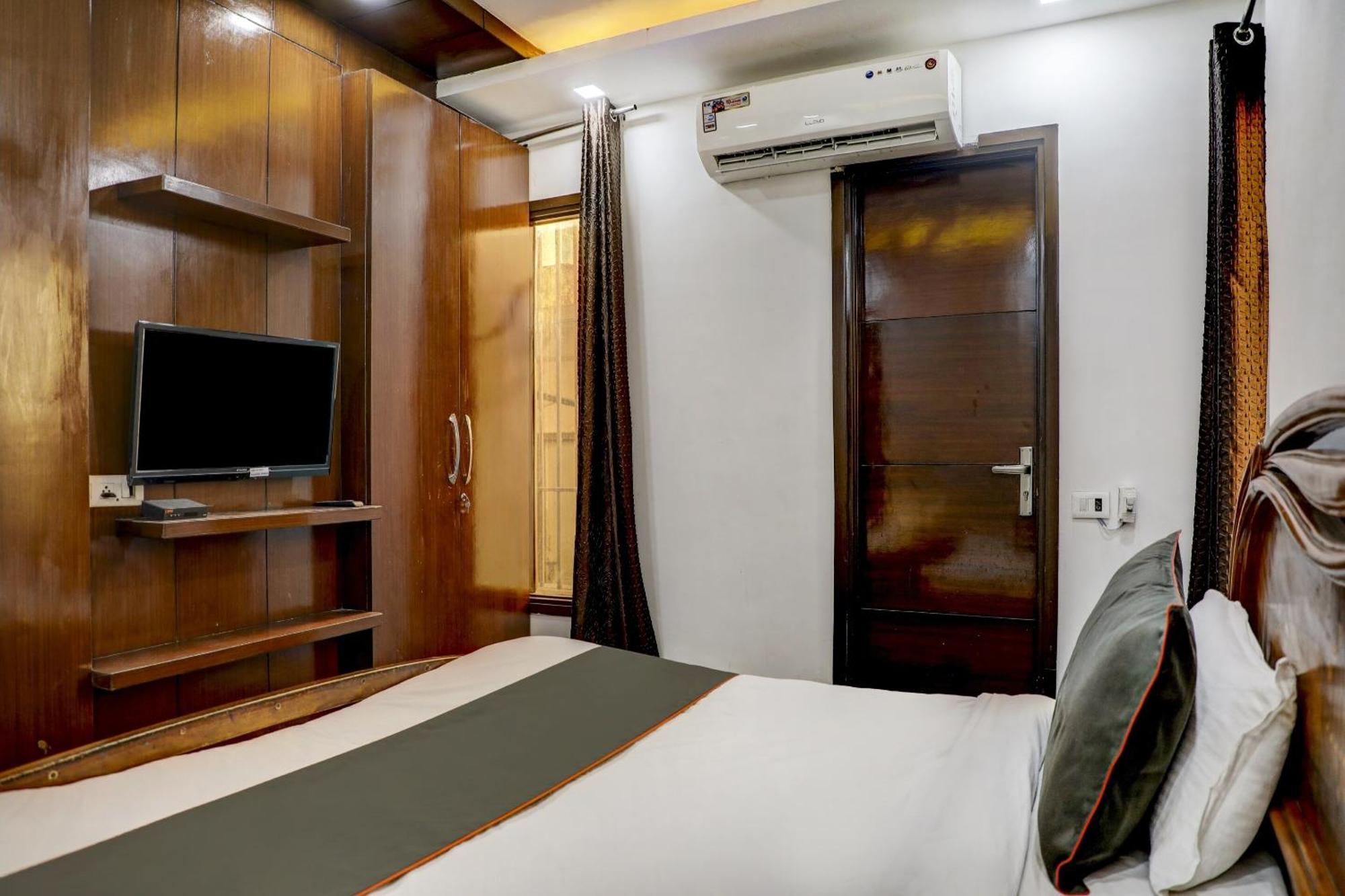 Collection O R S Near Lotus Temple Hotel 4*