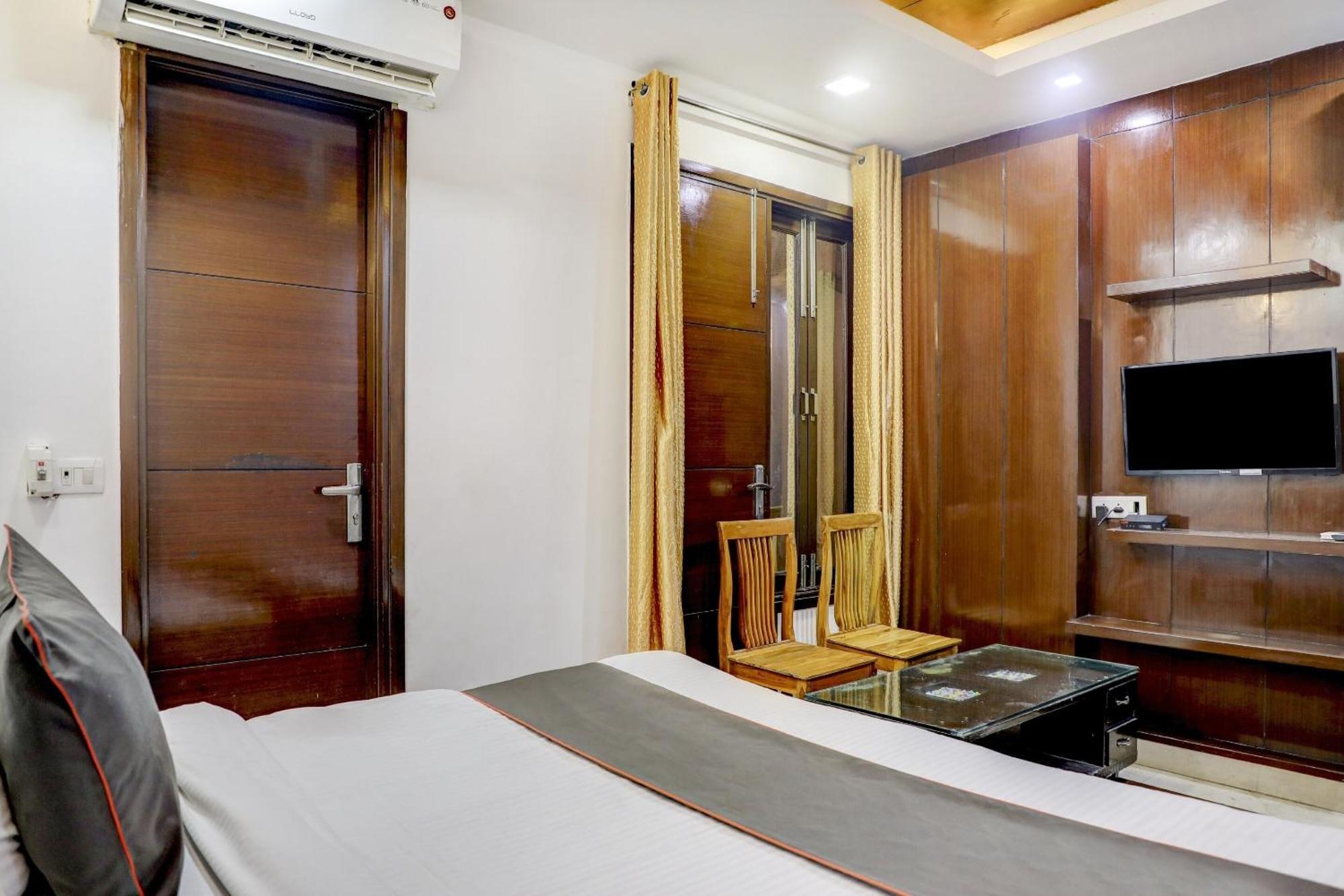Hotel Collection O R S Near Lotus Temple New Delhi